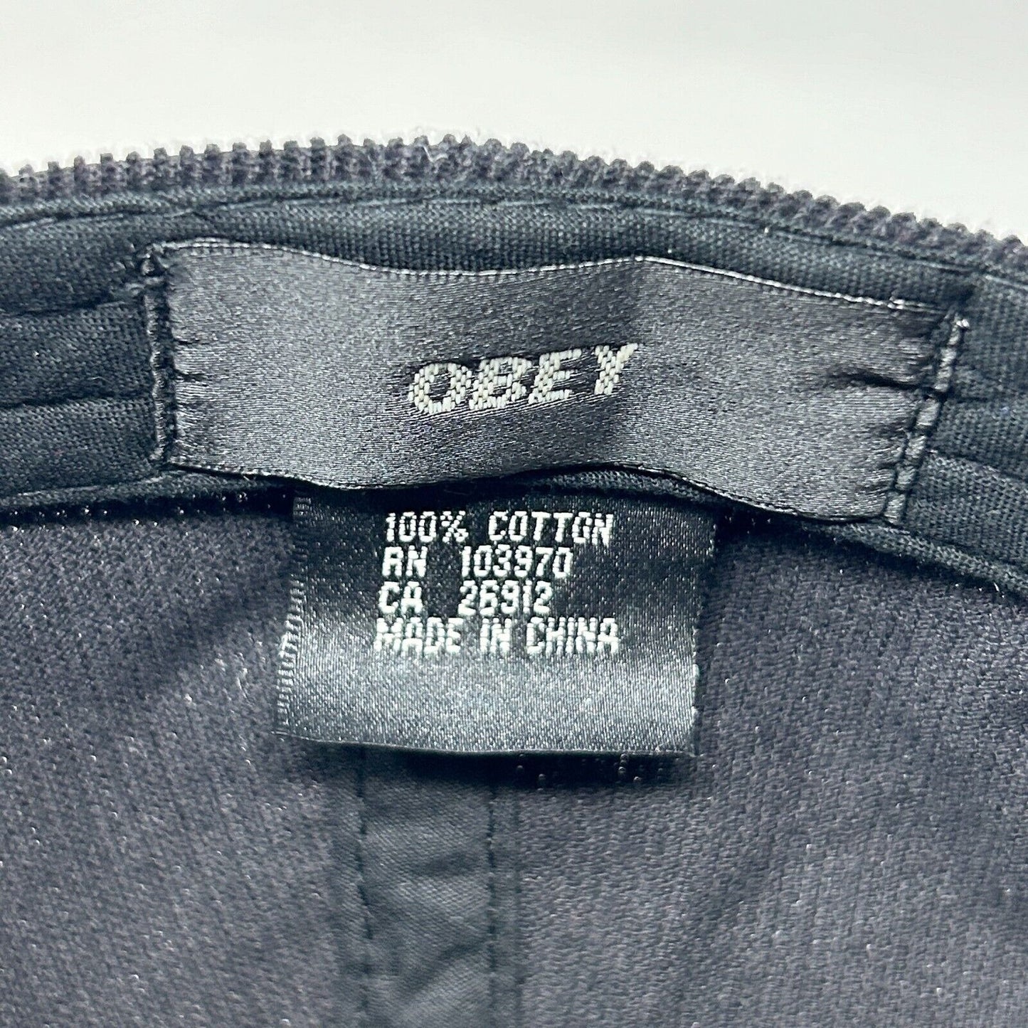 Obey Clothing OG 灯芯绒棒球帽 Shepard Fairey 涂鸦艺术 黑色