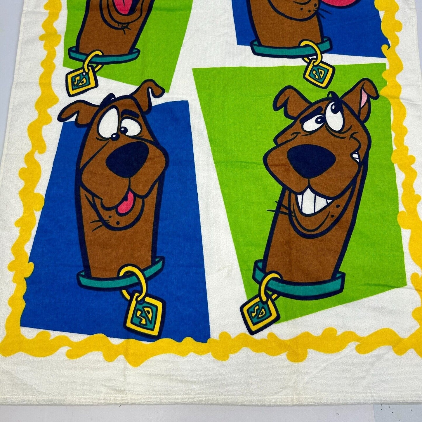 Vintage Scooby Doo Beach Towel Bath 2002 Cartoon Network Warner Bros White