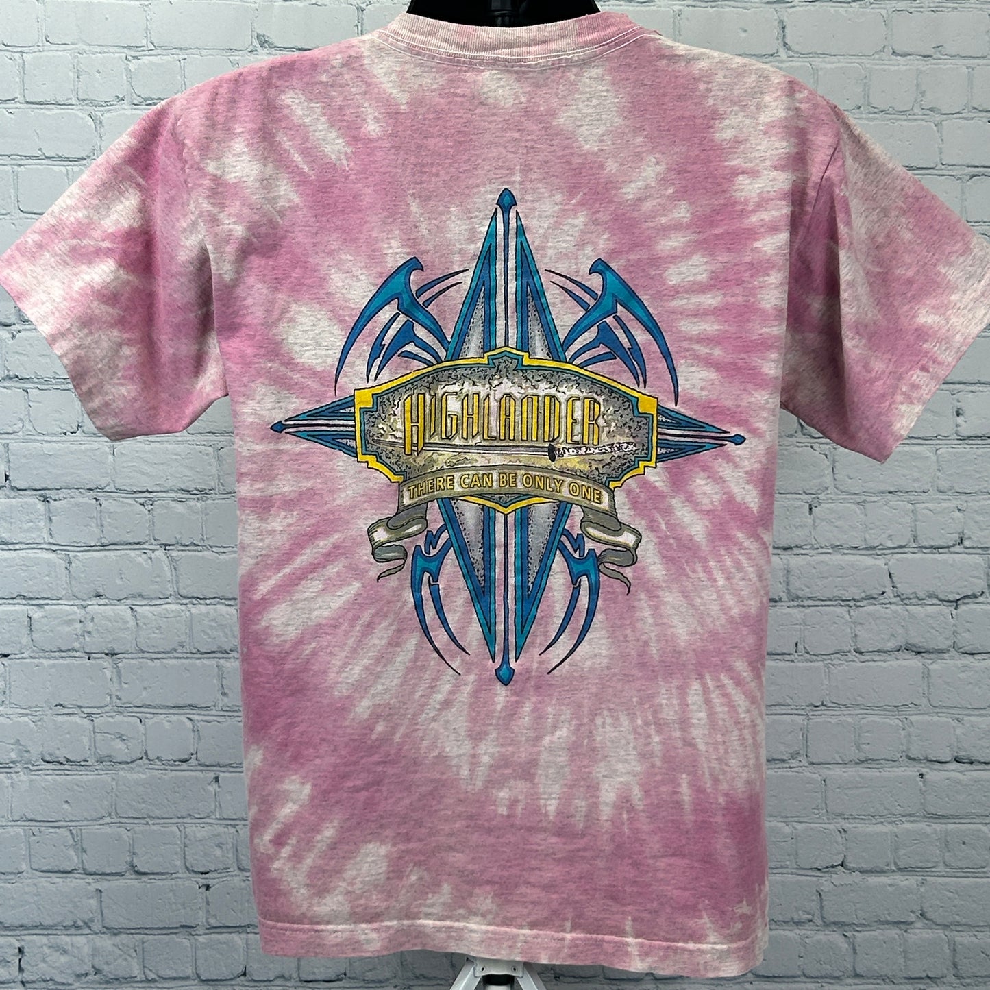 Vintage 90s Highlander T Shirt TV Television Show Movie Film Tee Pink M Medium