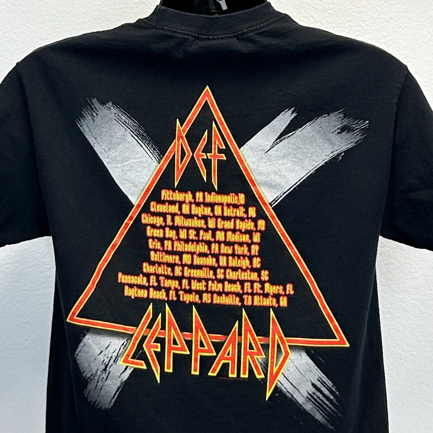 Vintage Def Leppard 2002 X Tour T Shirt Medium Ten Concert Rock Band Y2Ks Black