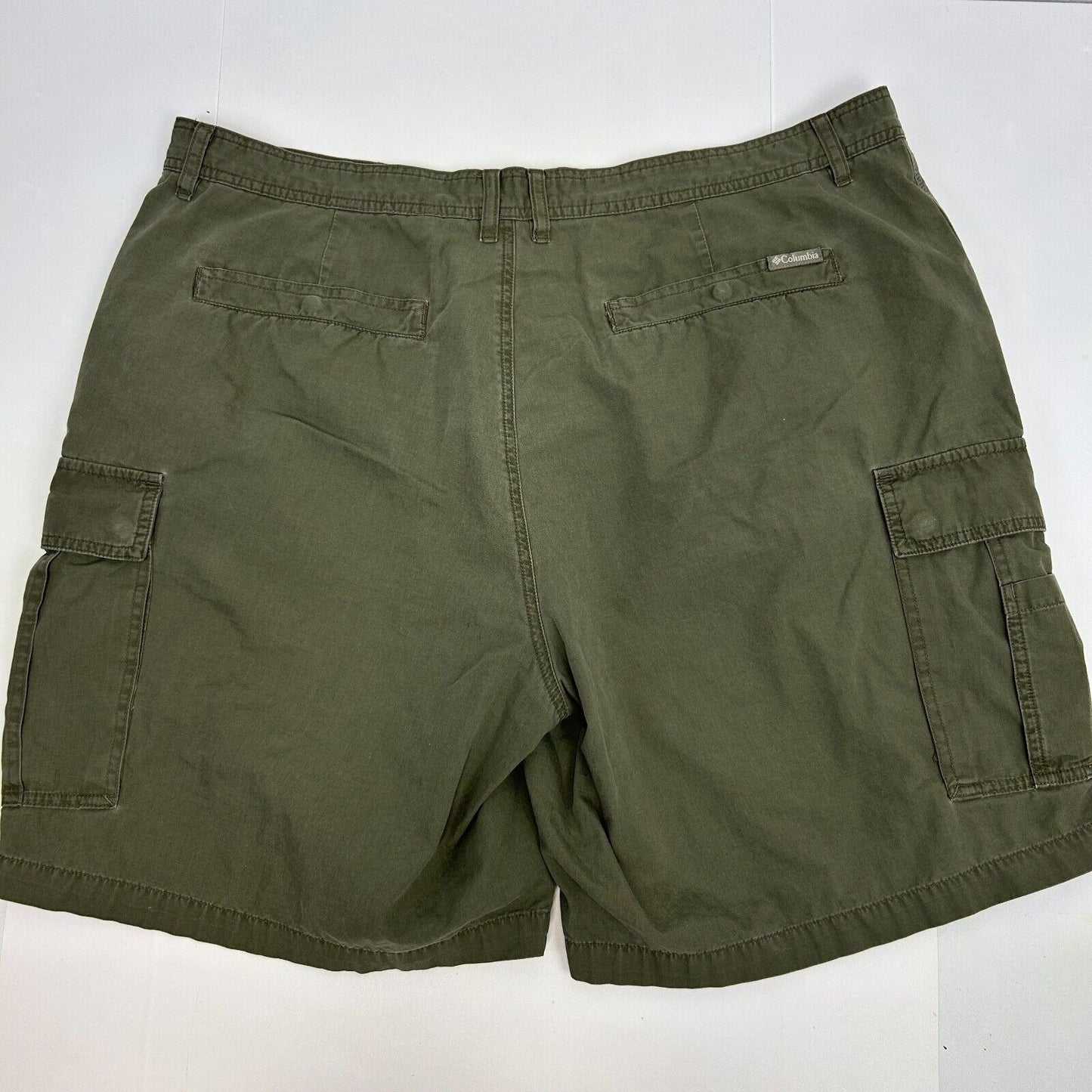 Columbia Sportswear Chino Cargo Shorts Mens Size 42 Pockets Flat Front Green