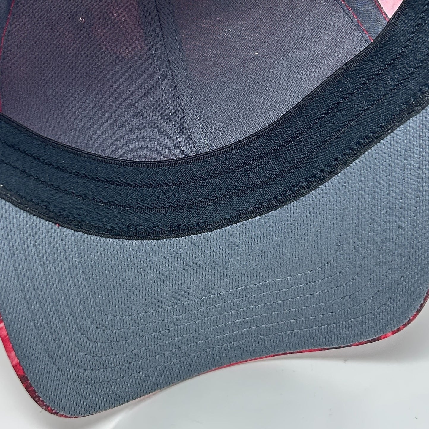 Huk Fishing Hat Baseball Cap Fisherman Stretch Red 6 Panel Flex Fitted M-L