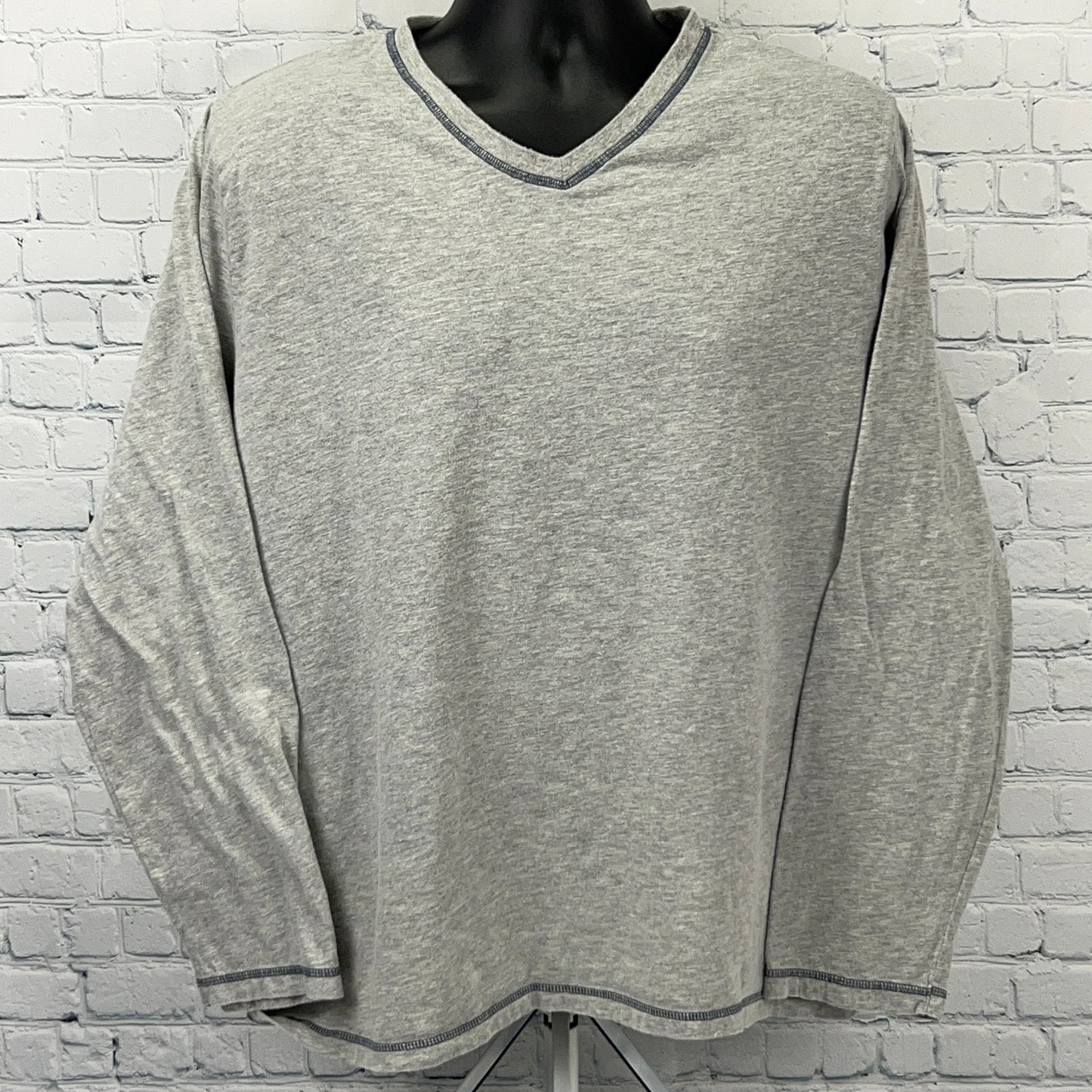 United Polaris V Neck T Shirt Gray Aviation Airplane Long Sleeve XL X-Large