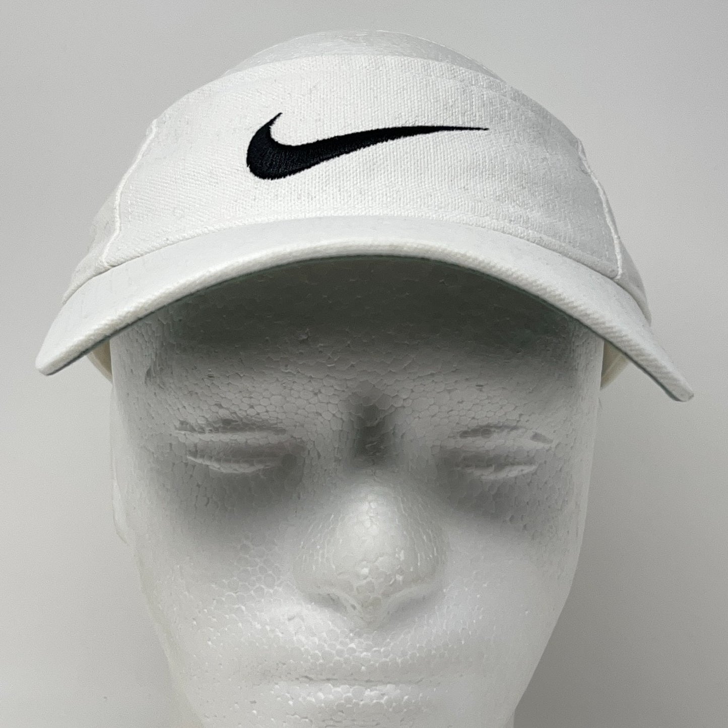 Nike Swoosh Logo Just Do It Visor Hat Cap Tennis Golfer Golfing Strapback White
