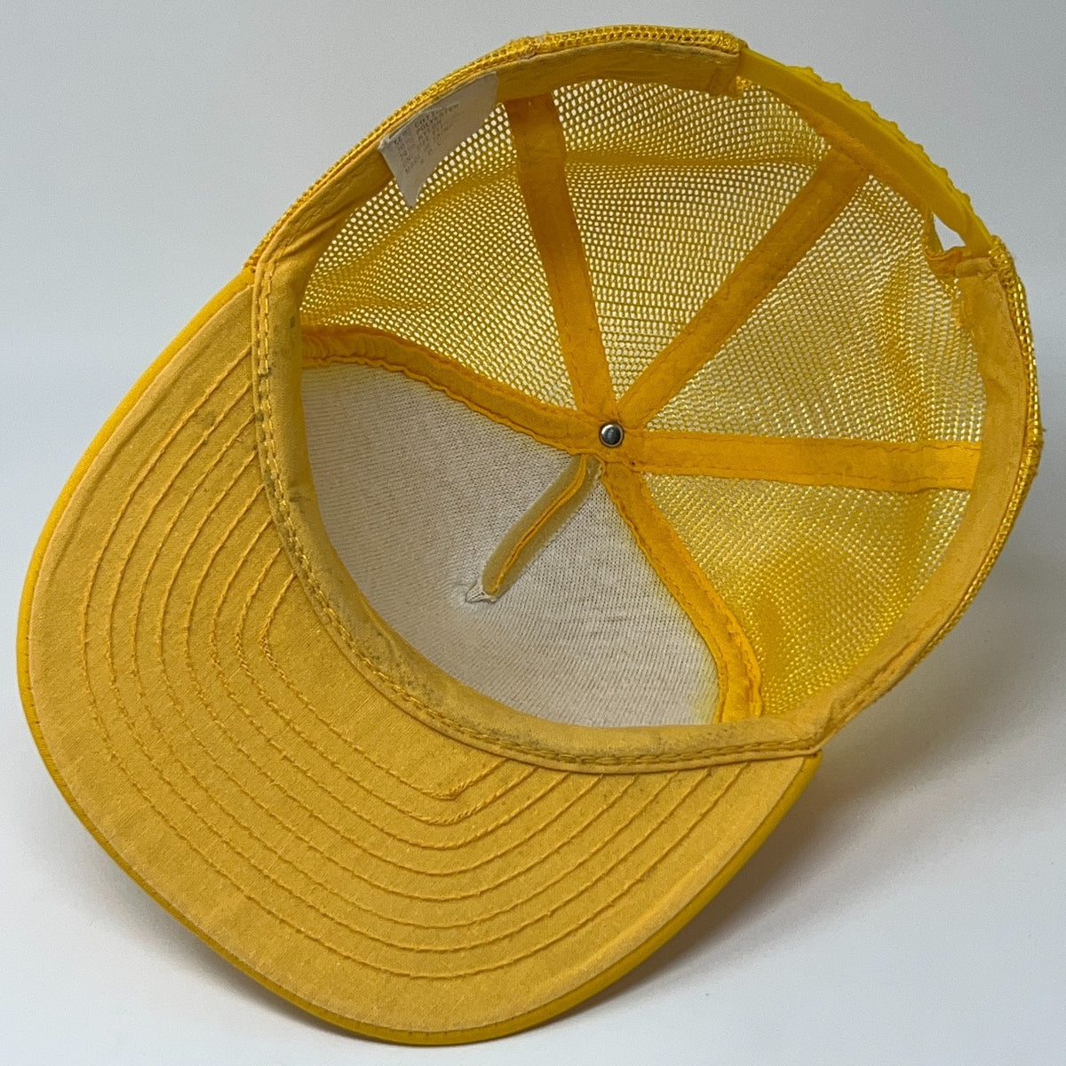 Vintage Las Vegas Nevada Yellow Trucker Hat Baseball Cap Mesh Snapback Souvenir