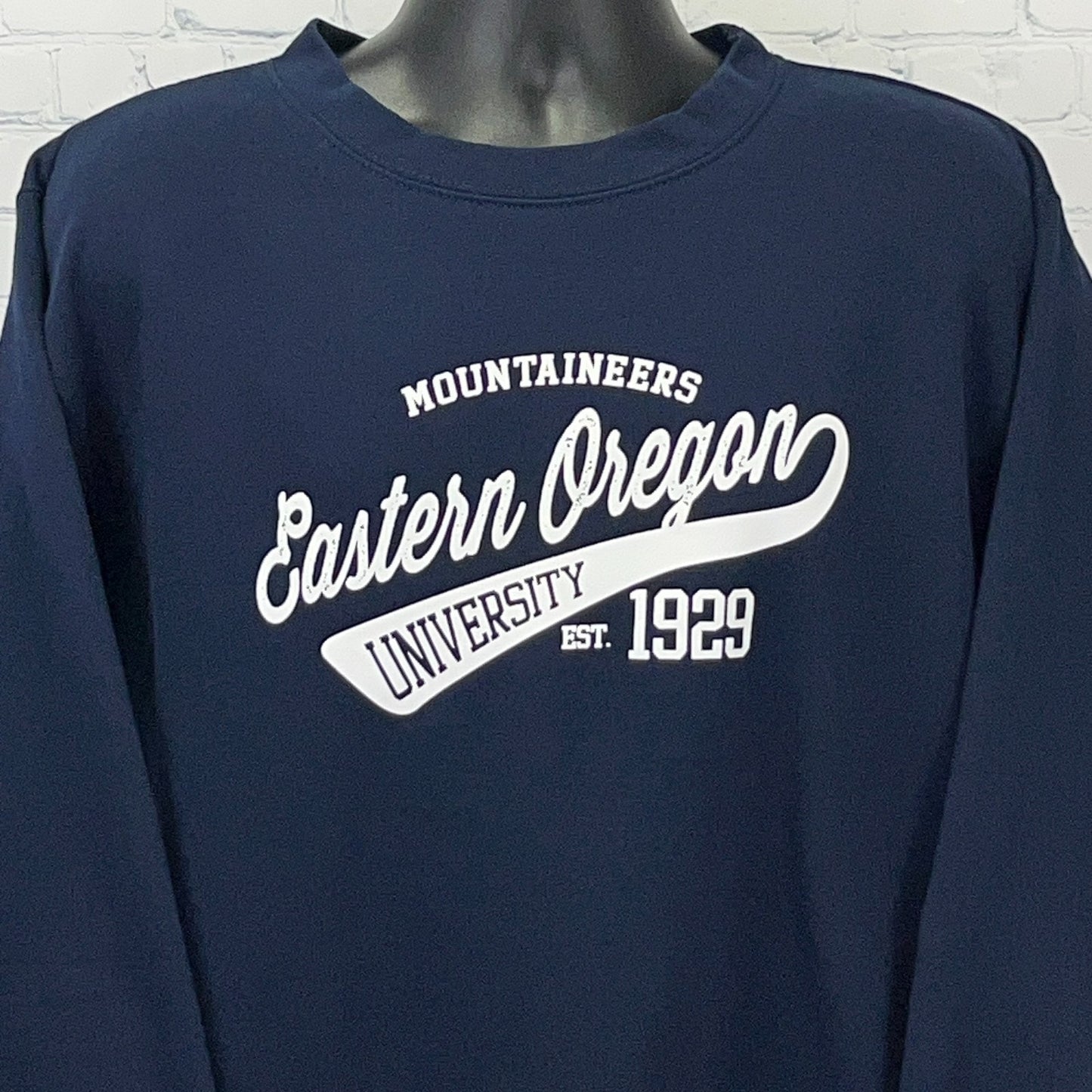Eastern Oregon University Mountaineers Sweatshirt XL X-Large Blue EOU MV Sport