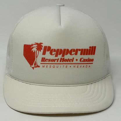 Gorra de béisbol estilo camionero del casino del hotel Peppermill de la época, Mesquite, Nevada, color blanco