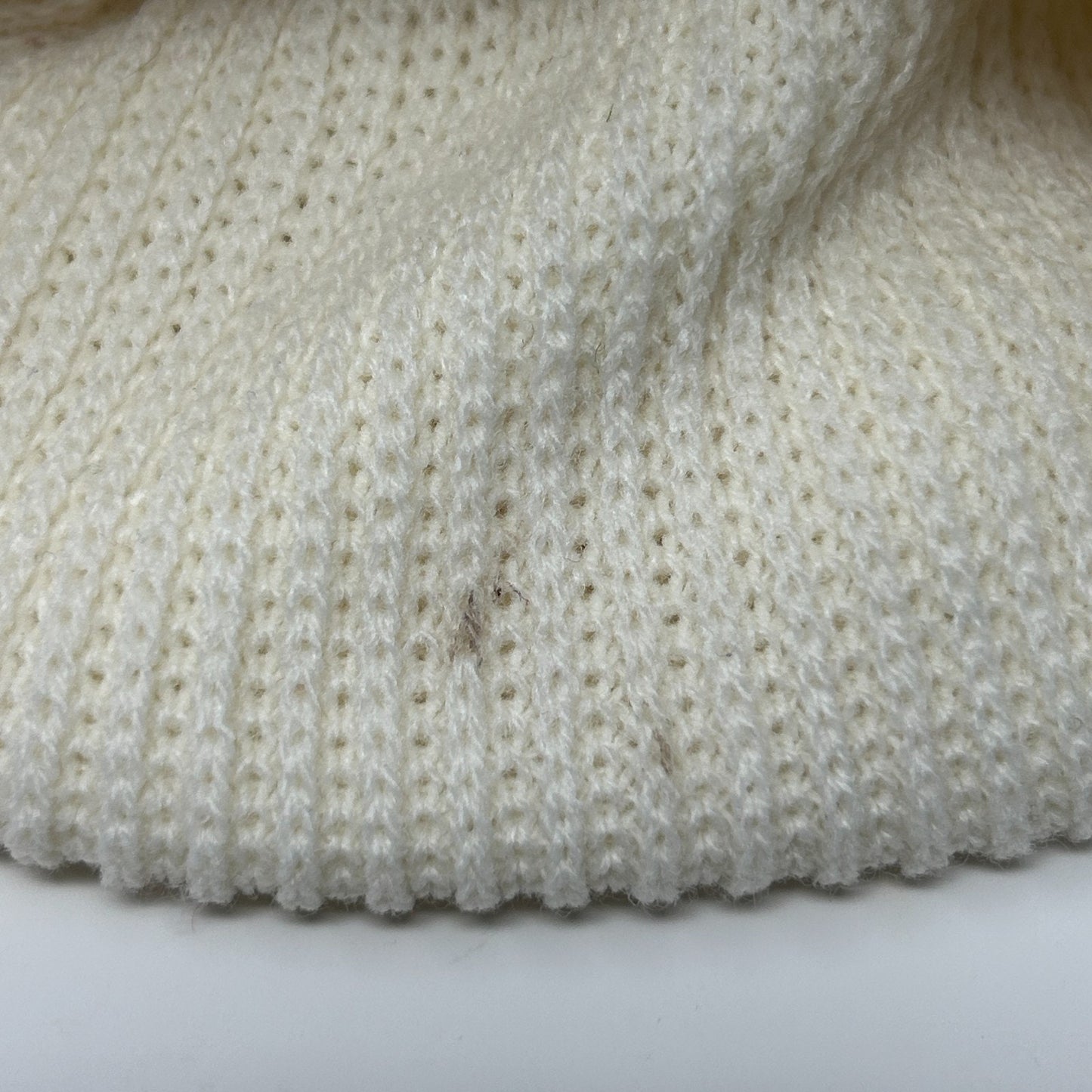 Vintage Carling Black Label Beer Cuffed Pom Pom Beanie Toque Winter Hat White