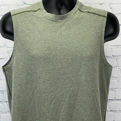 The North Face Day Three Tank Top M Medium Green Sleeveless T Shirt Flashdry Tee