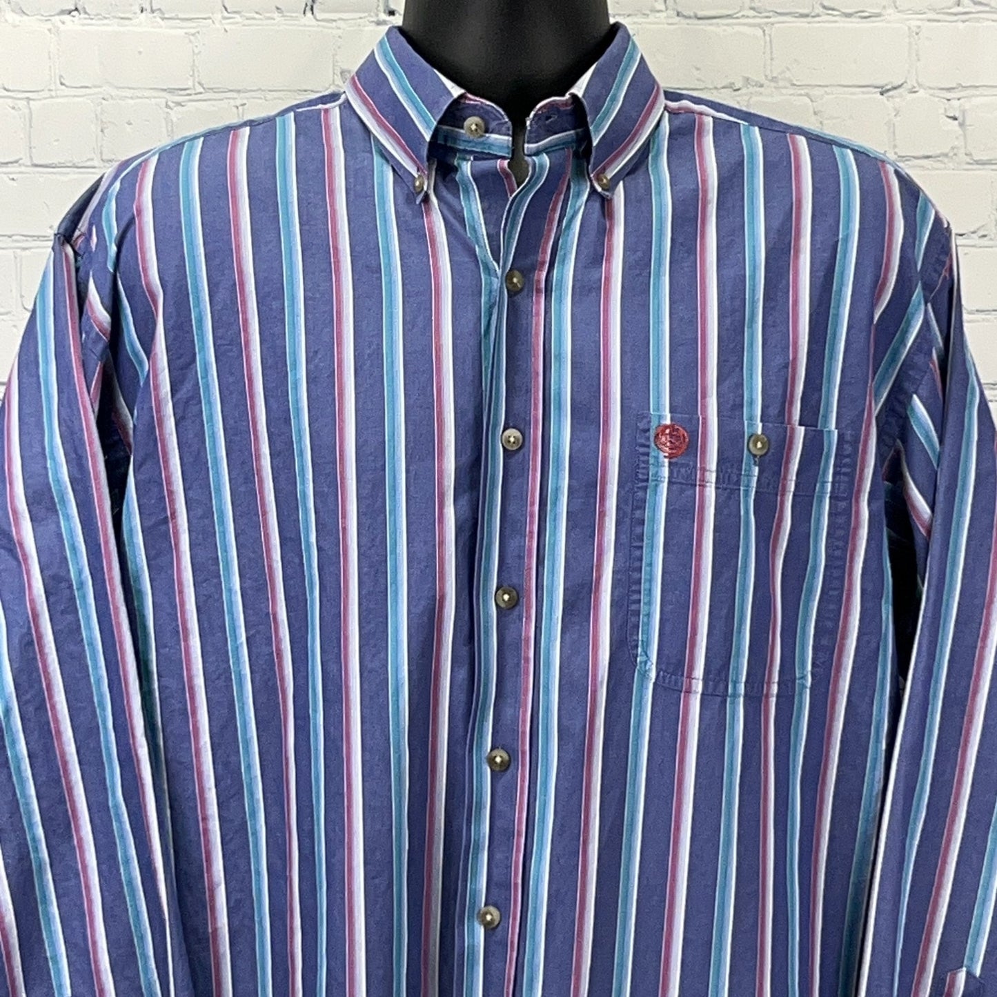 Wrangler Western Shirt in blue and purple stripes, featuring a button-down collar and a chest pocket detail