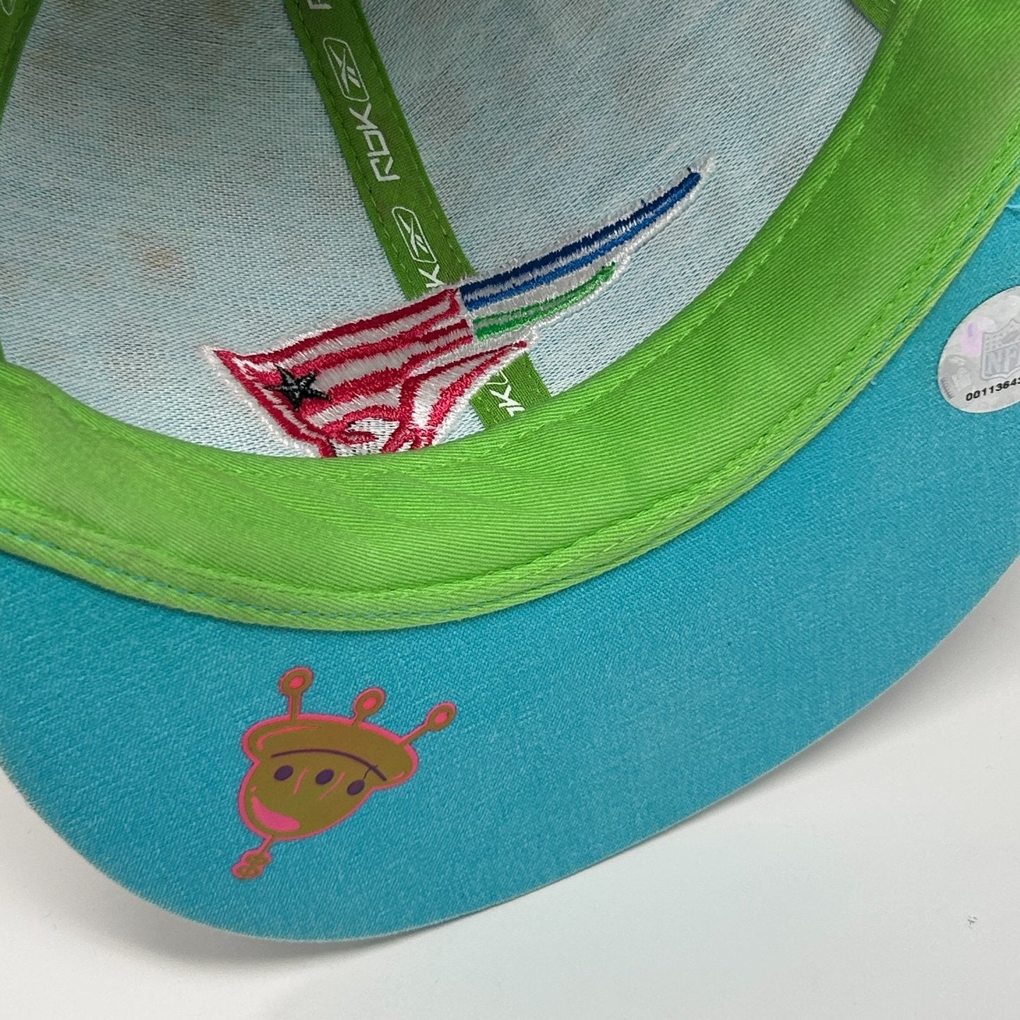 New England Patriots Hat Baseball Cap UFO Alien Space Reebok Blue Fitted 7 5/8