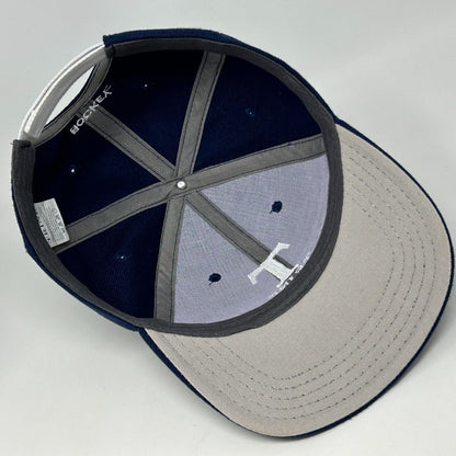 Gorra de béisbol de hockey Thunder de la Universidad Trine, con correa trasera azul y seis paneles