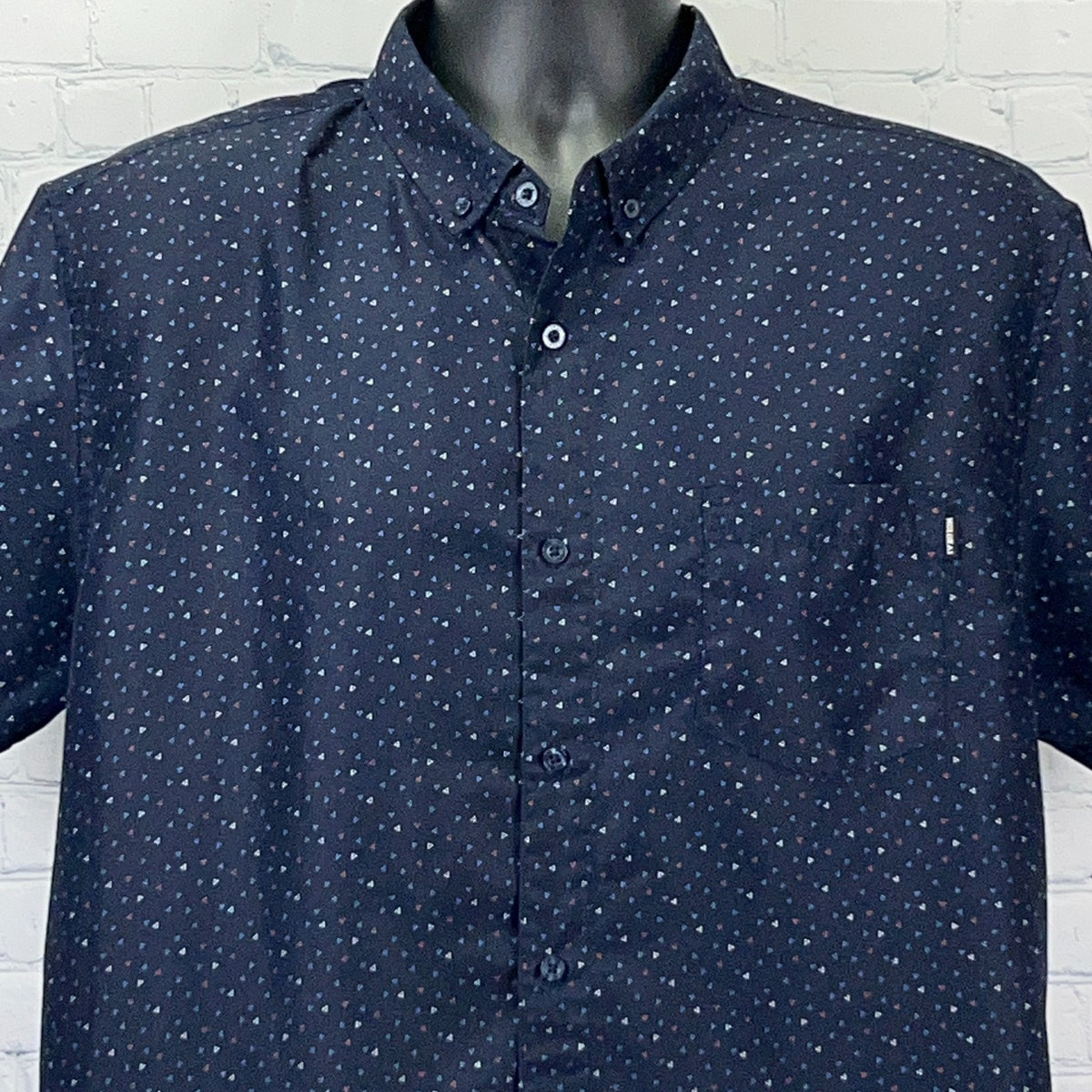 Molokai Surf Co Button Front Shirt Mens XL X-Large Red White Blue Triangles