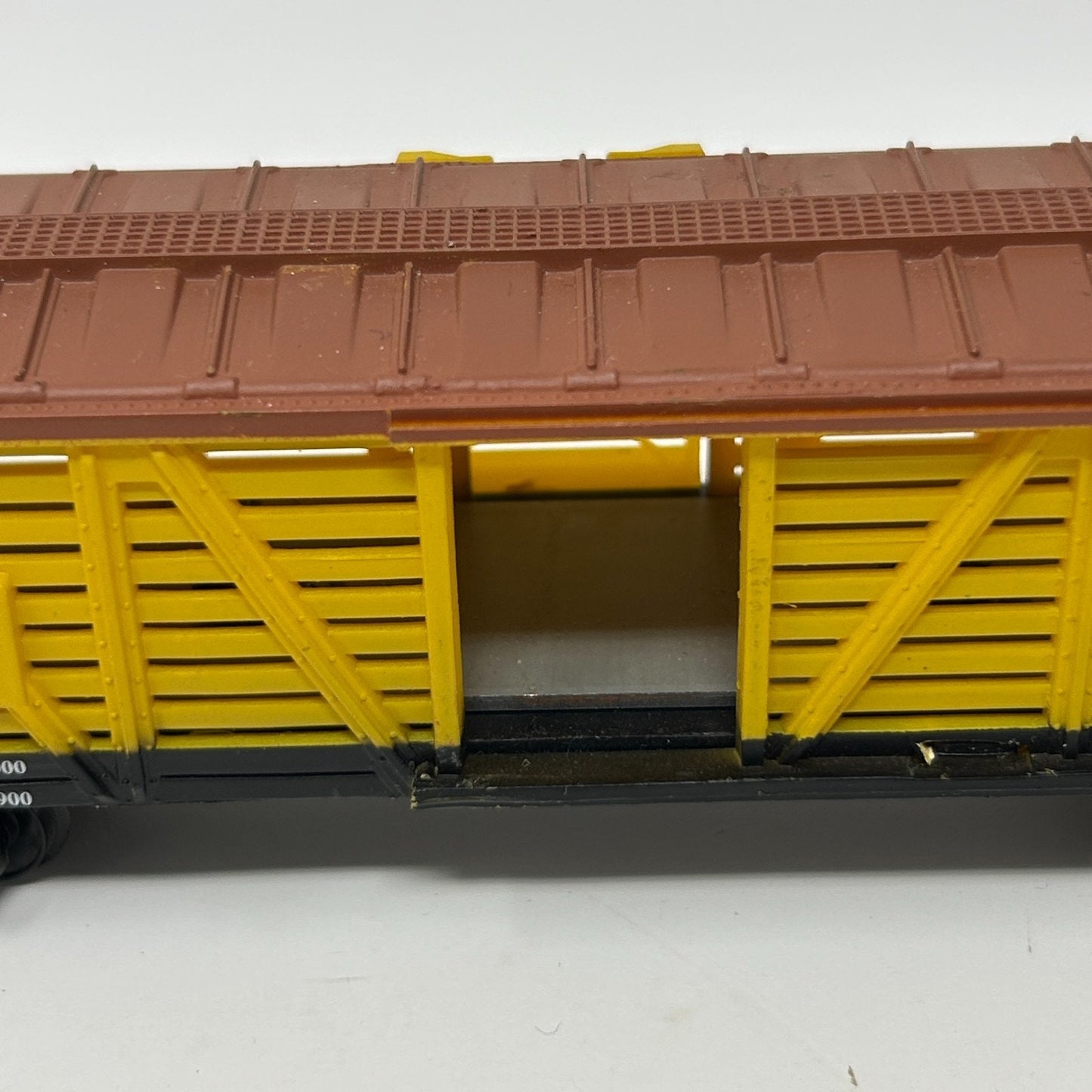 MKT The Katy HO Gauge Livestock Cattle Car Scale Model Train Life Like Yellow