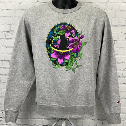 Champion Sweatshirt in grey with colorful floral graphic design for a vintage look