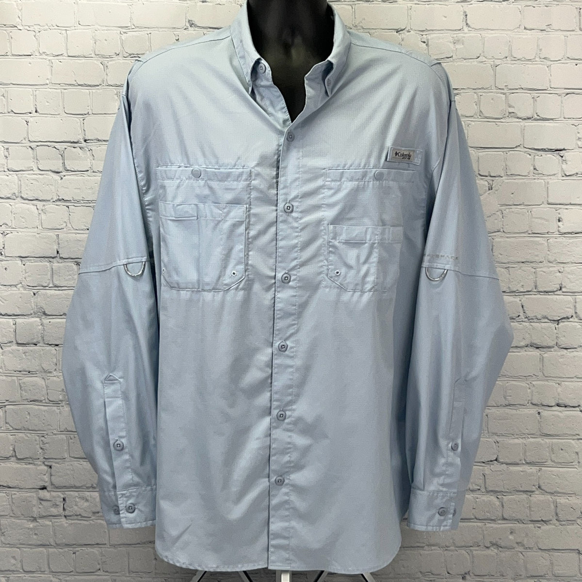 Columbia PFG Light Blue Long Sleeve Performance Fishing Shirt with Front Pockets and Ventilated Design