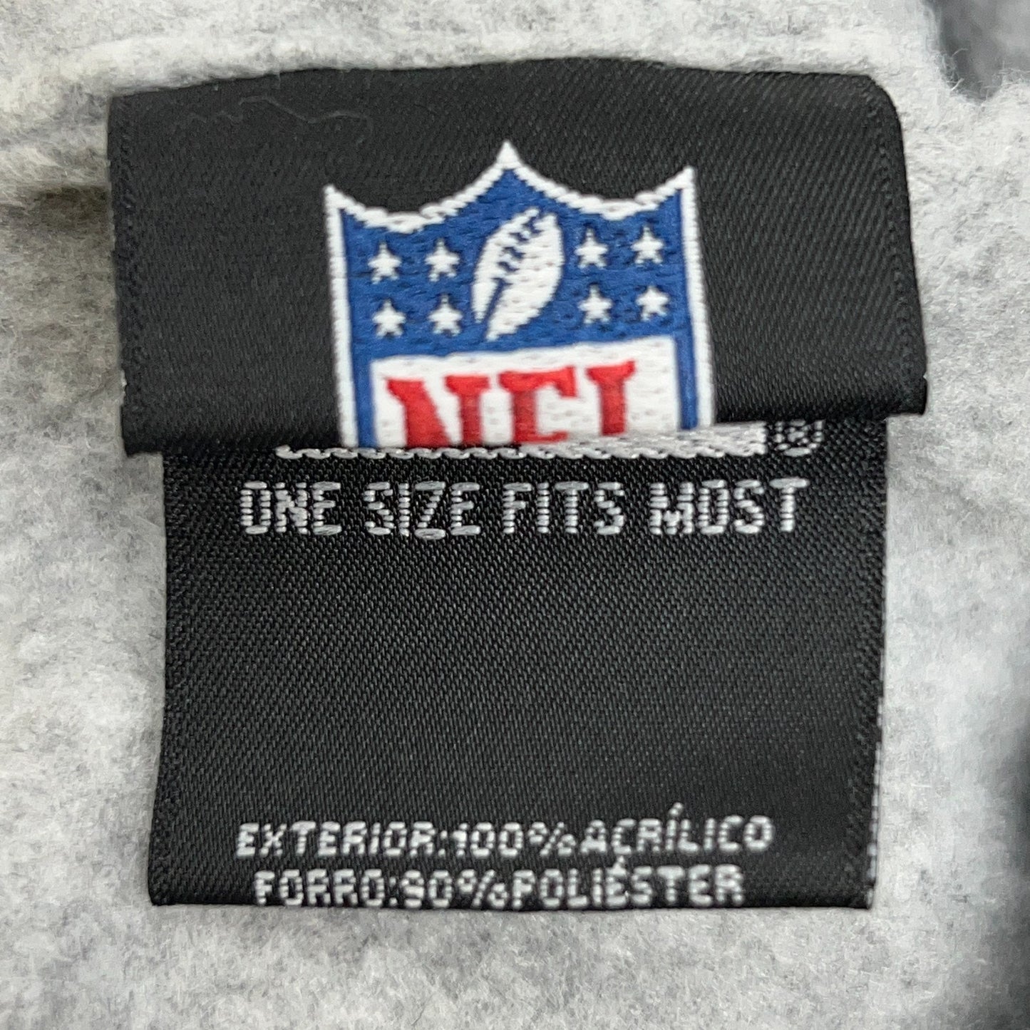 Las Vegas LV Raiders Cuffed Pom Pom Beanie Toque Winter Hat NFL New Era Black