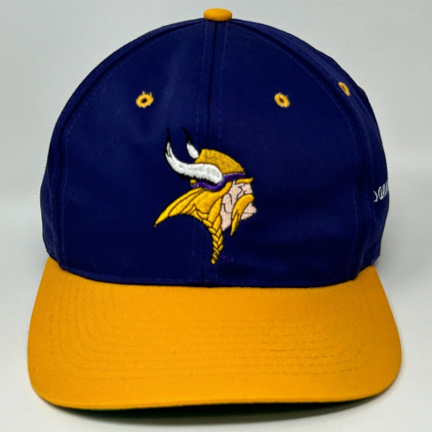 Gorra de béisbol de fútbol americano de la NFL vintage de los Minnesota Vikings, color morado, años 90, con cierre a presión