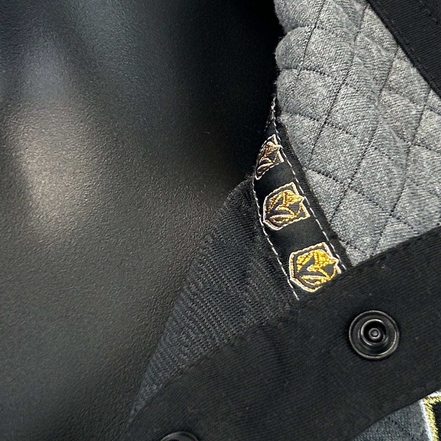 Las Vegas Golden Knights 1/4 Quarter Snap Sweater Jacket Quilted Gray M Medium