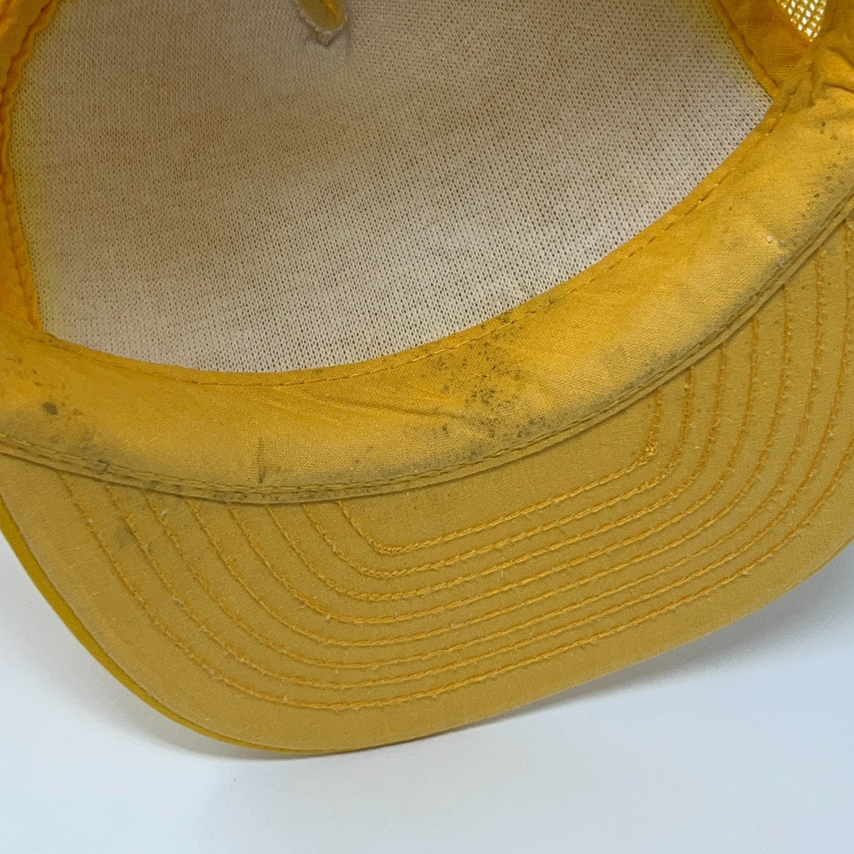 Vintage Las Vegas Nevada Yellow Trucker Hat Baseball Cap Mesh Snapback Souvenir