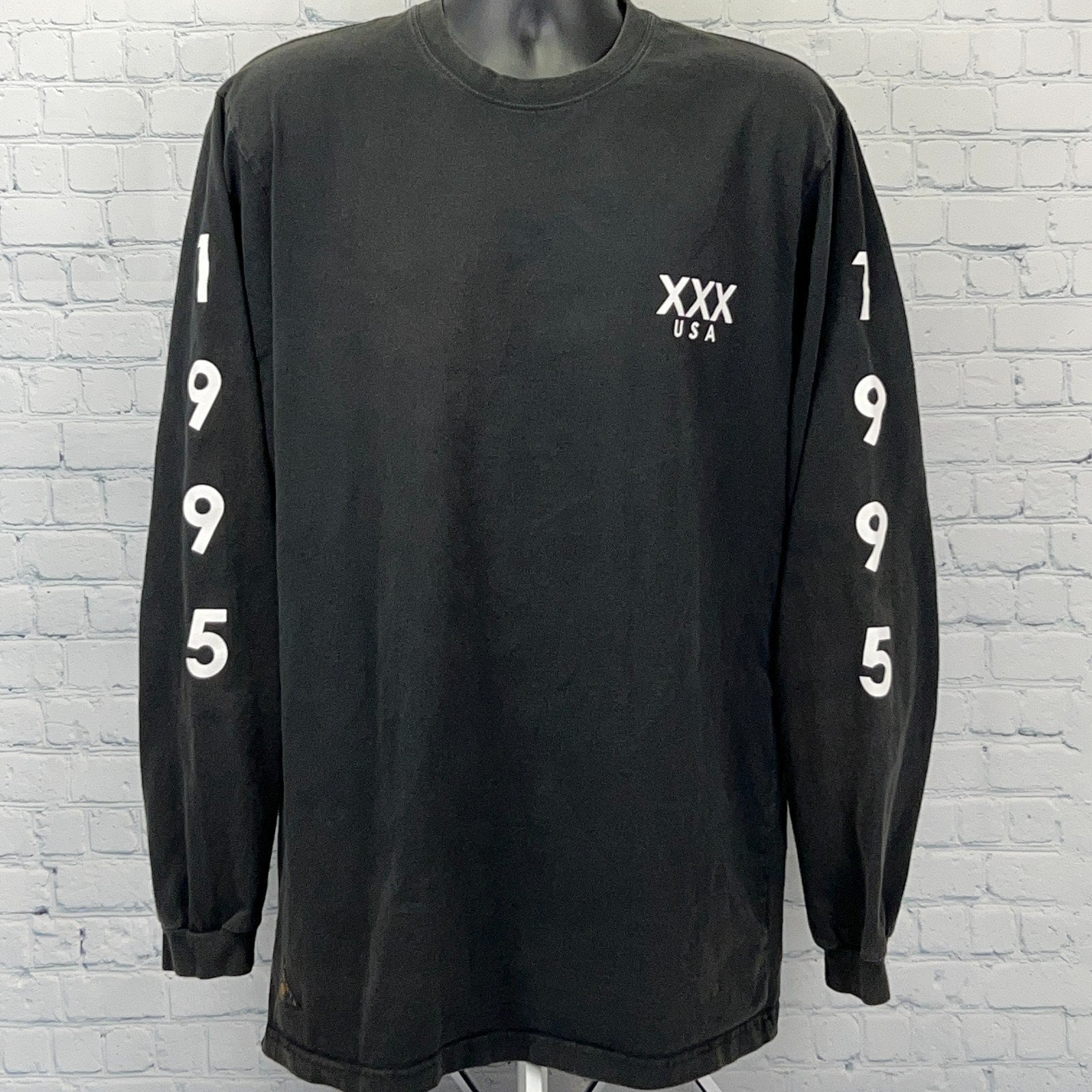 10 Deep T Shirt Black Long Sleeve | Neon Vintage