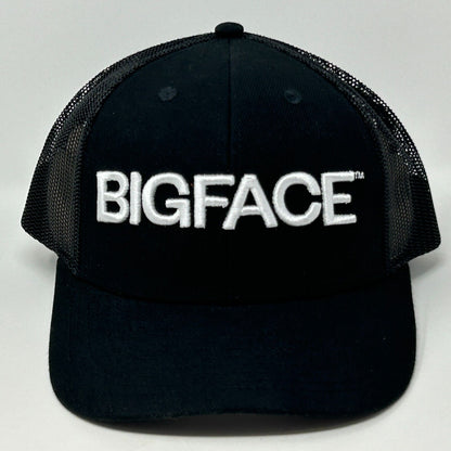 Gorra de camionero de la marca Bigface Gorra de béisbol de malla negra con cara grande de Jimmy Butler Coffee