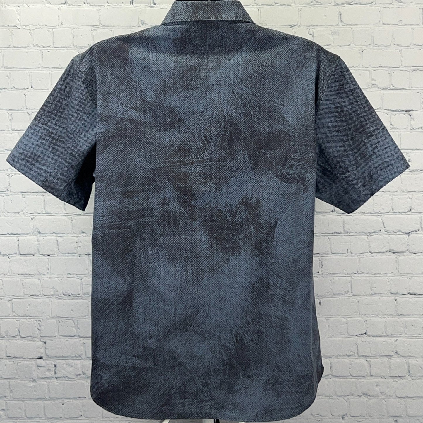 Lululemon Airing Easy Button Front Shirt Mens XL X-Large Blue Short Sleeve