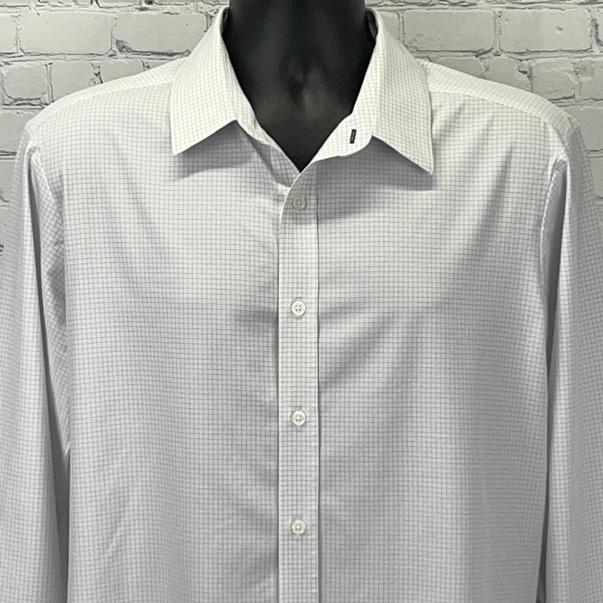 Mizzen+Main Leeward Dress Shirt M Medium Trim Fit White Blue Check Performance