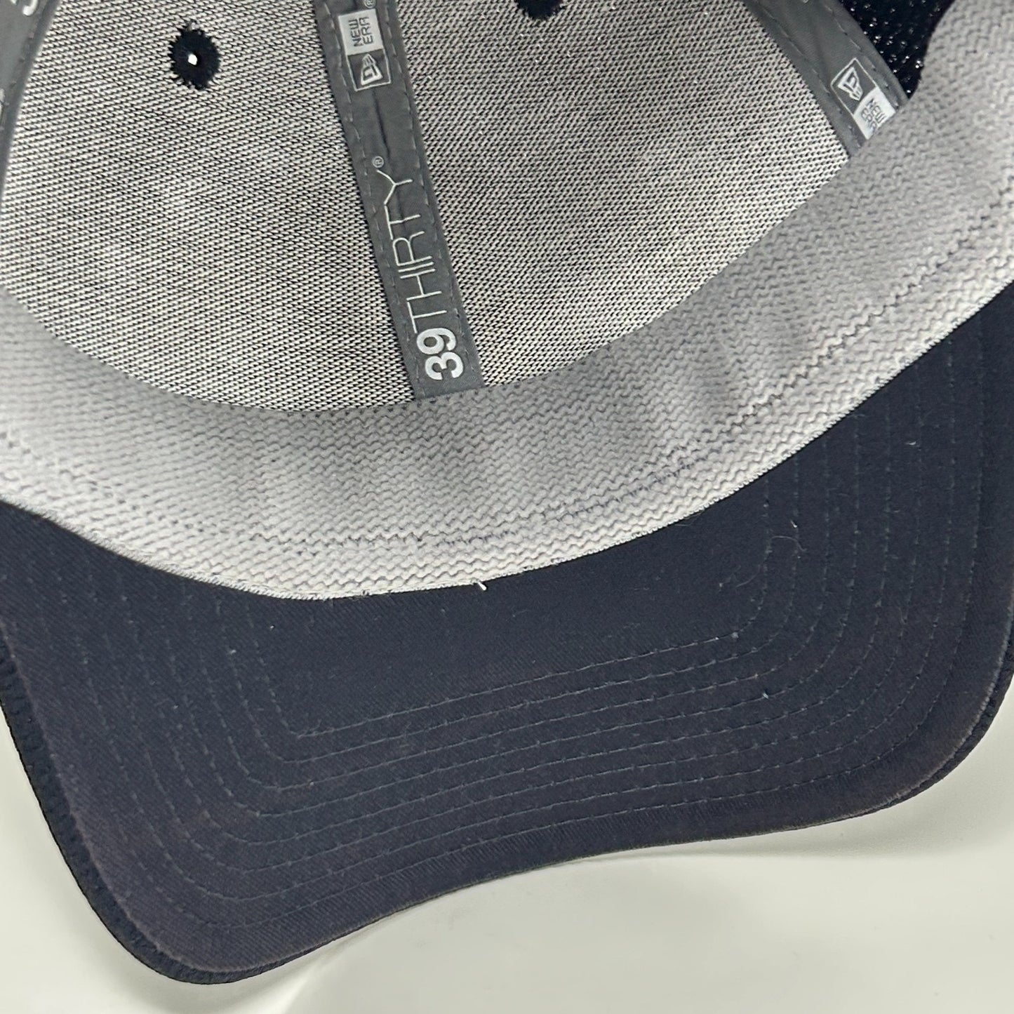 UNR Wolf Pack Hat Baseball Cap Nevada Reno 6 Panel New Era Blue Flex Fitted L-XL - Neon Vintage