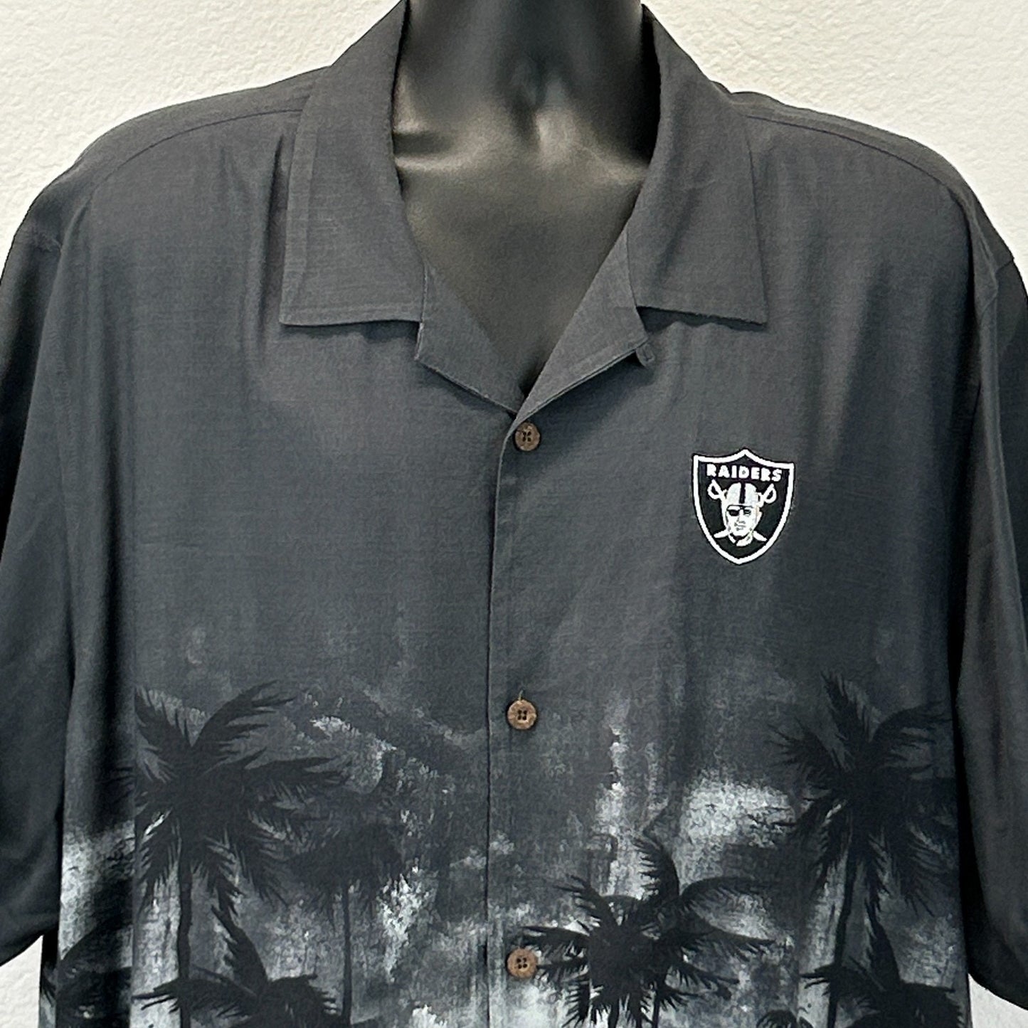 Las Vegas Raiders Tommy Bahama Hawaiian Camp Shirt NFL Button Front Gray XXL 2XL
