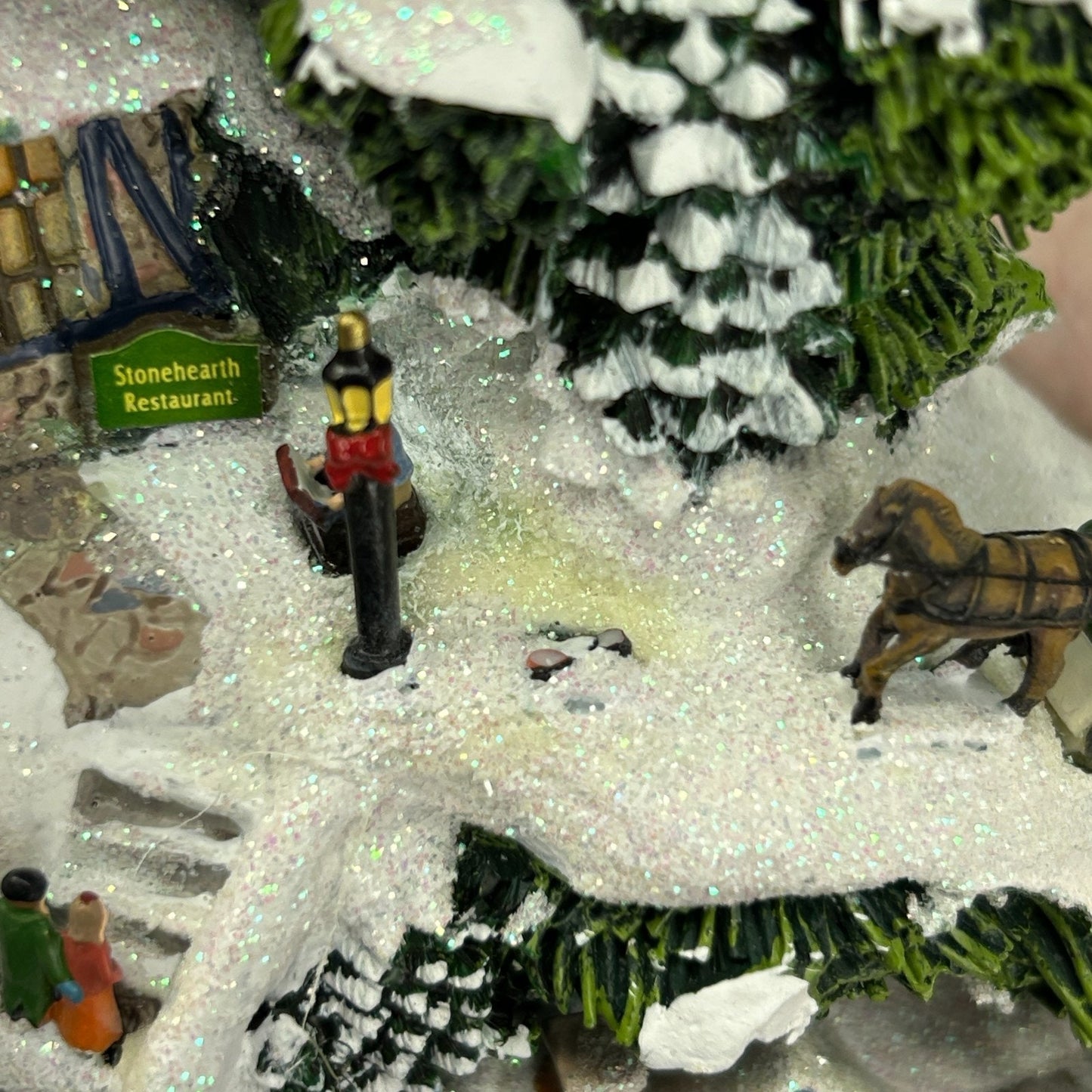 Vintage Thomas Kinkade Village Christmas Illuminated Wreath Hawthorne Light 2005 - Neon Vintage