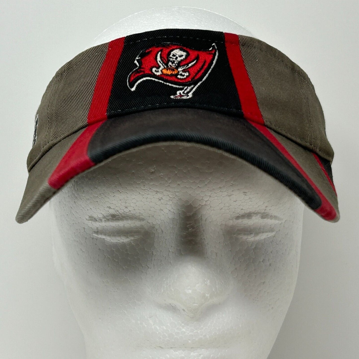 Gorra con visera de los Tampa Bay Buccaneers, fútbol americano de la NFL, Reebok, marrón, con correa trasera