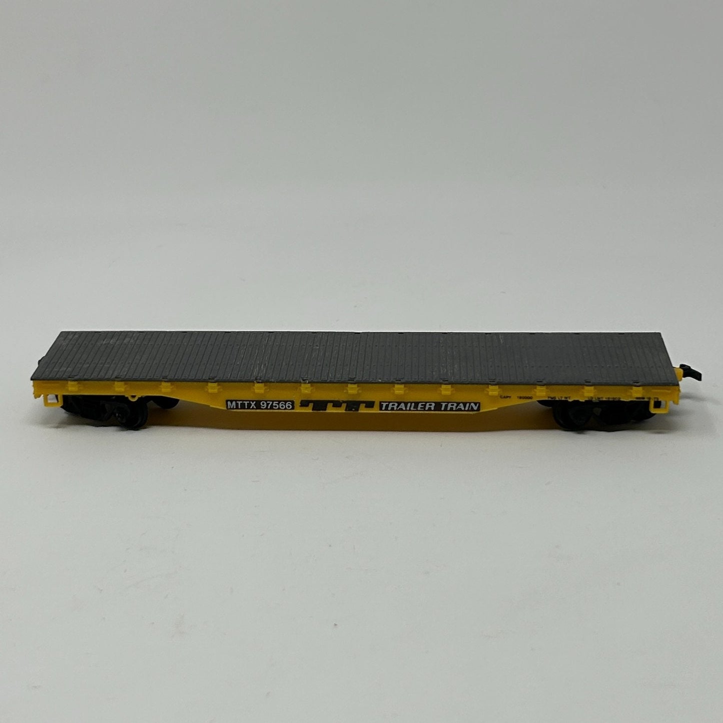 Trailer Train HO Gauge Flat Car Freight Scale Model Train Life Like Yellow
