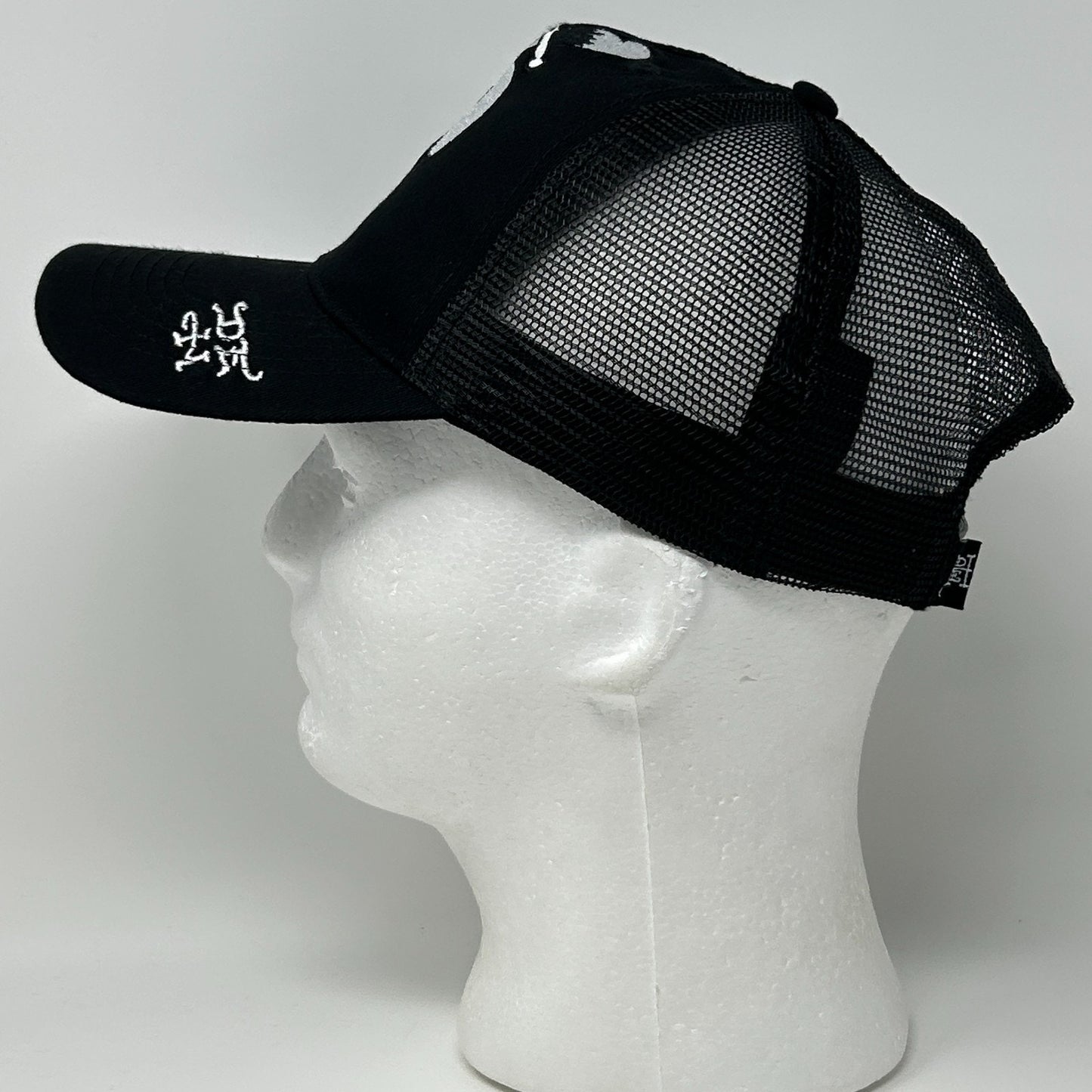 Ed Hardy Skull Dagger Trucker Hat Cap Tattoo Knife Sword Mesh Snapback Black