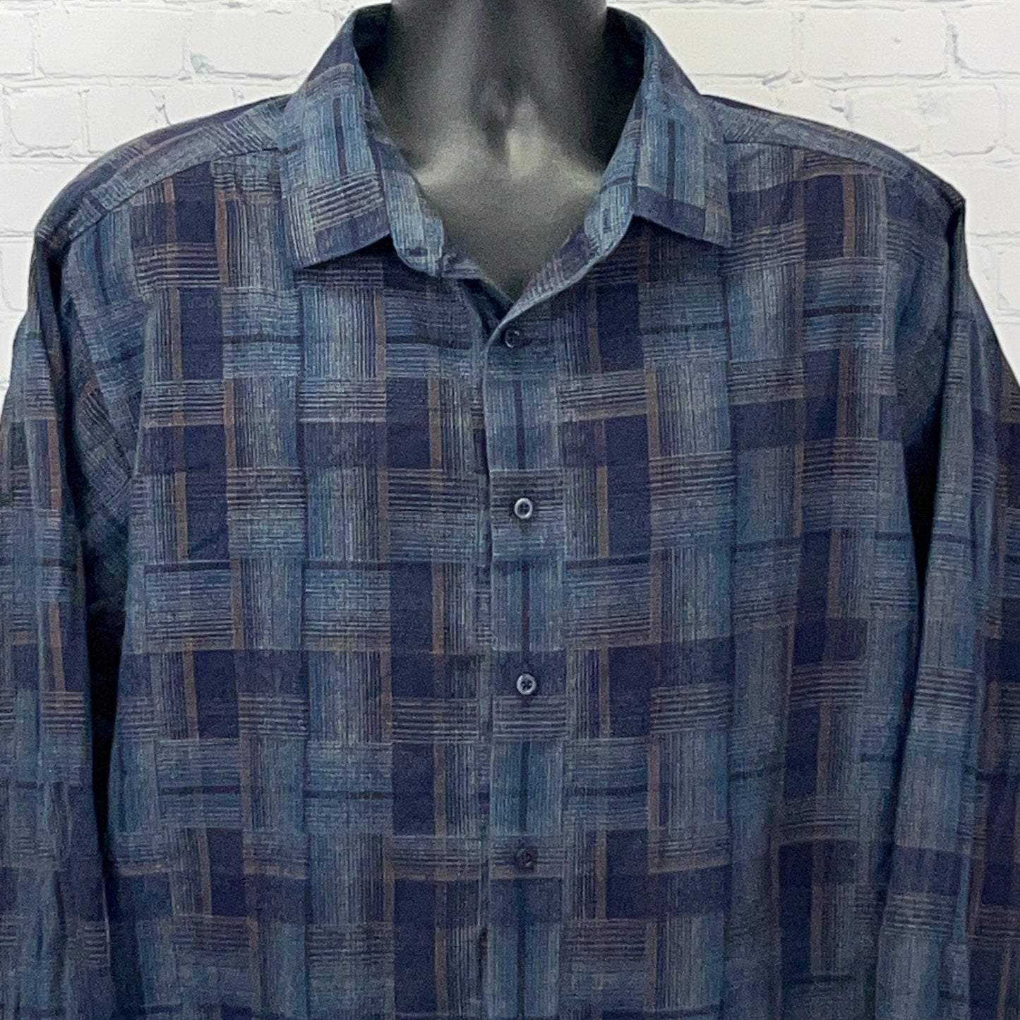 Hart Schaffner Marx blue patterned button-up shirt, 3XT size, front view showcasing unique texture design.