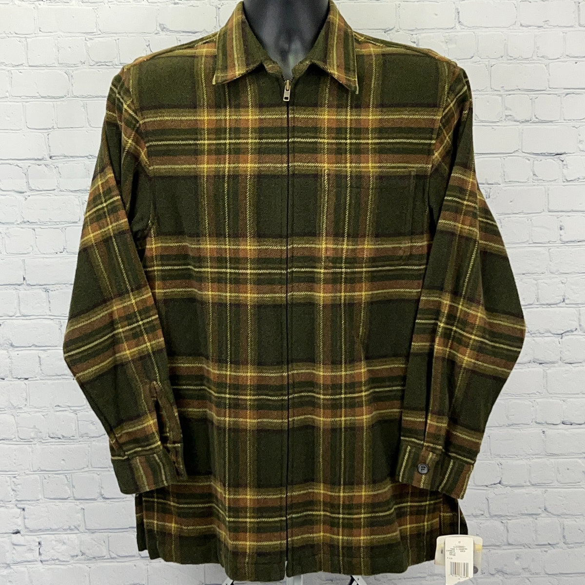 Jones New York vintage green plaid flannel shirt in size medium with a front zipper