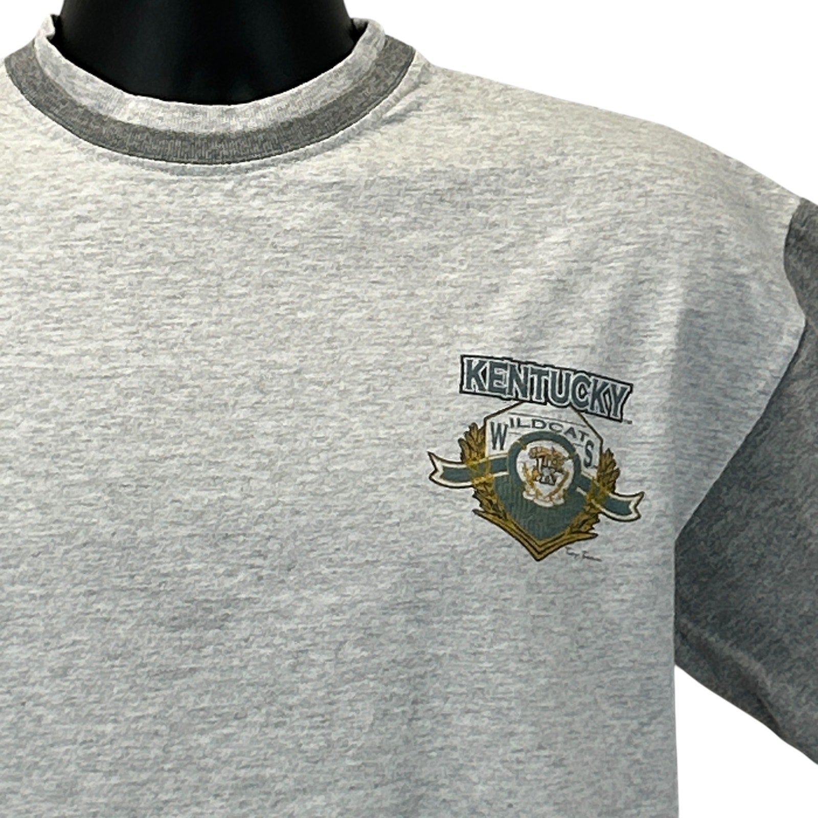 Gray Kentucky Wildcats T-Shirt with front logo detail and contrasting sleeve design