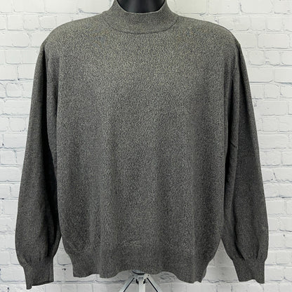 Mondo di Marco oversized gray sweater in front view with long sleeves and mock neck design