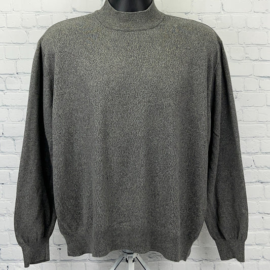 Mondo di Marco oversized gray sweater in front view with long sleeves and mock neck design