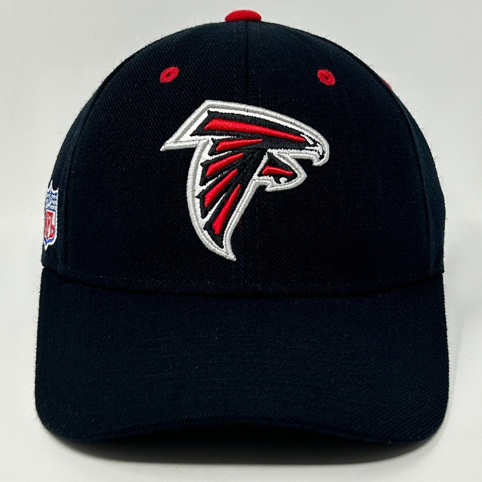 Reebok Atlanta Falcons Black Cap with Embroidered Logo, Front View for Sports Fans