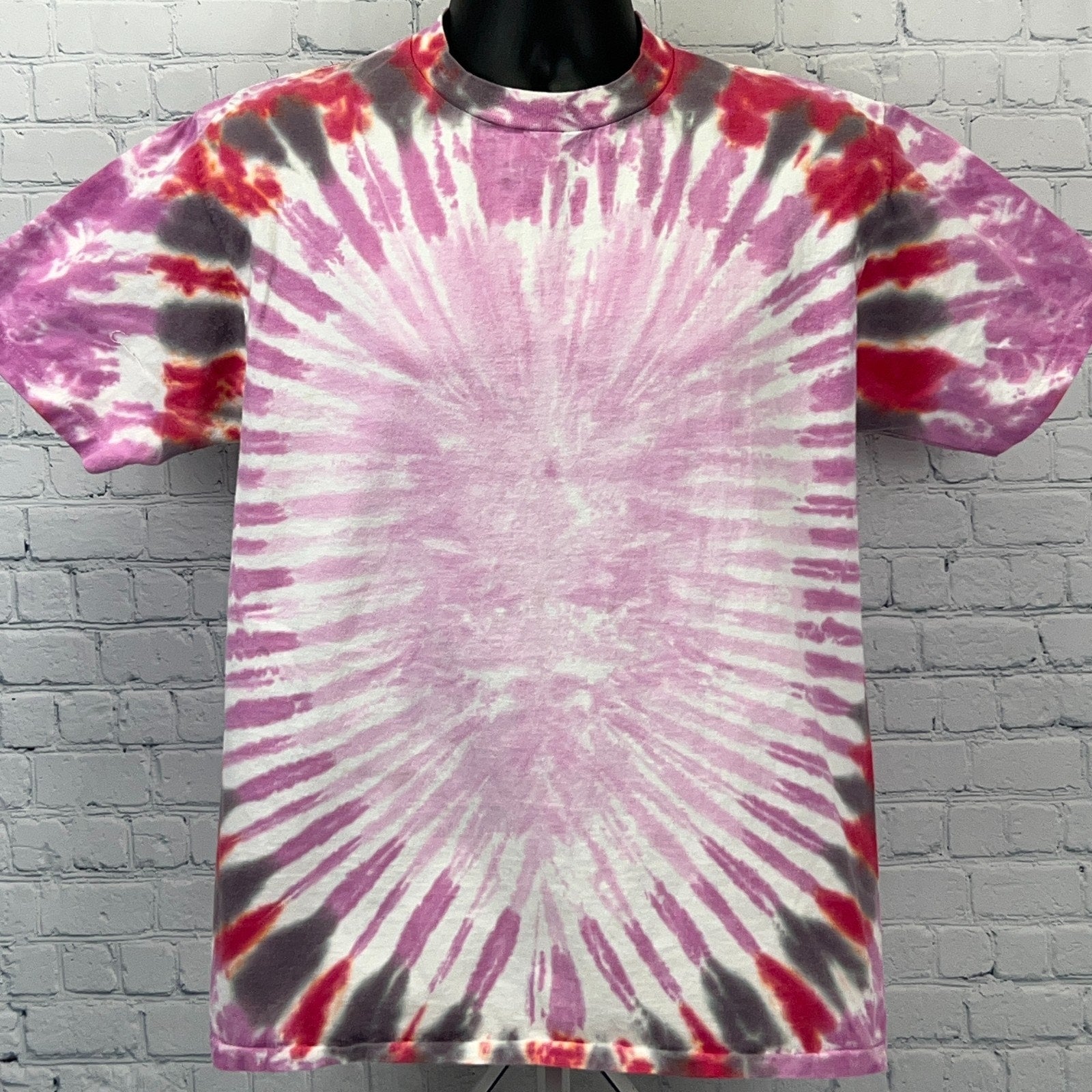 Vintage Oneita T-Shirt Tag Guide: Yearly Timeline History – Neon