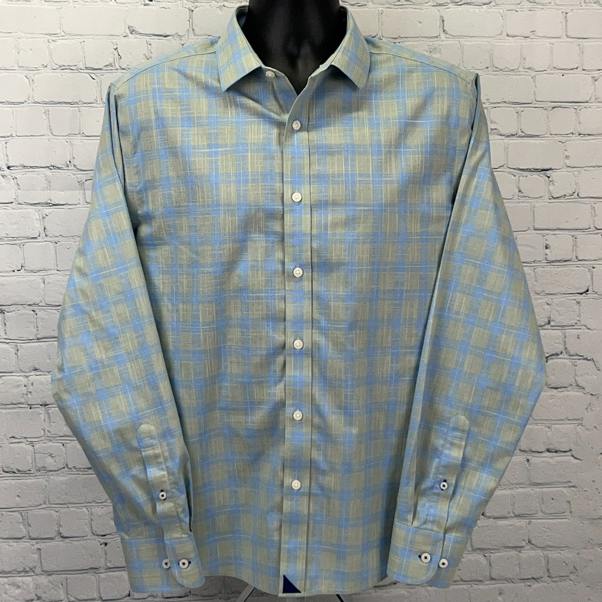 UNTUCKit green plaid shirt in large with long sleeves and classic collar design