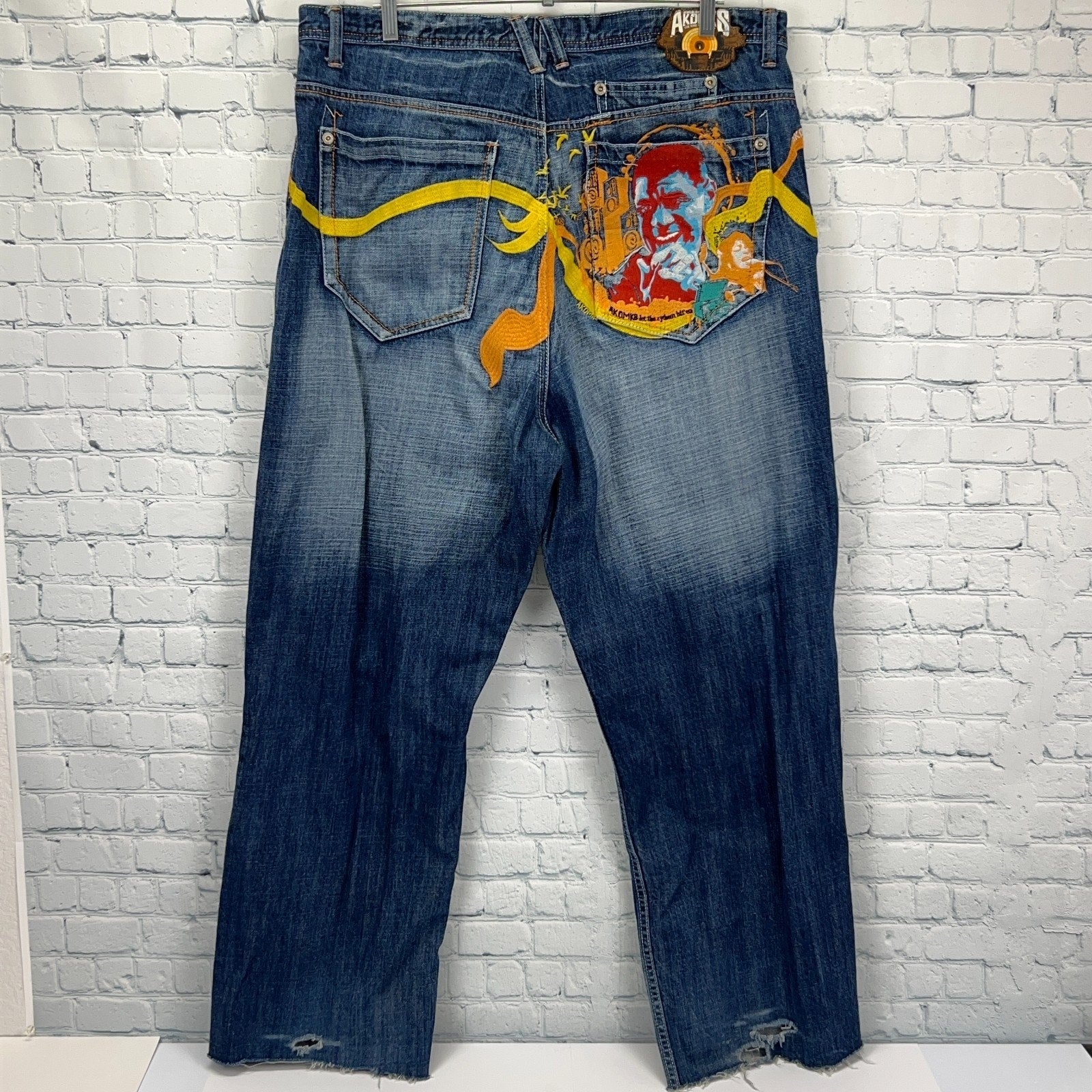 Akademiks vintage denim jeans blue size 34 back view vintage
