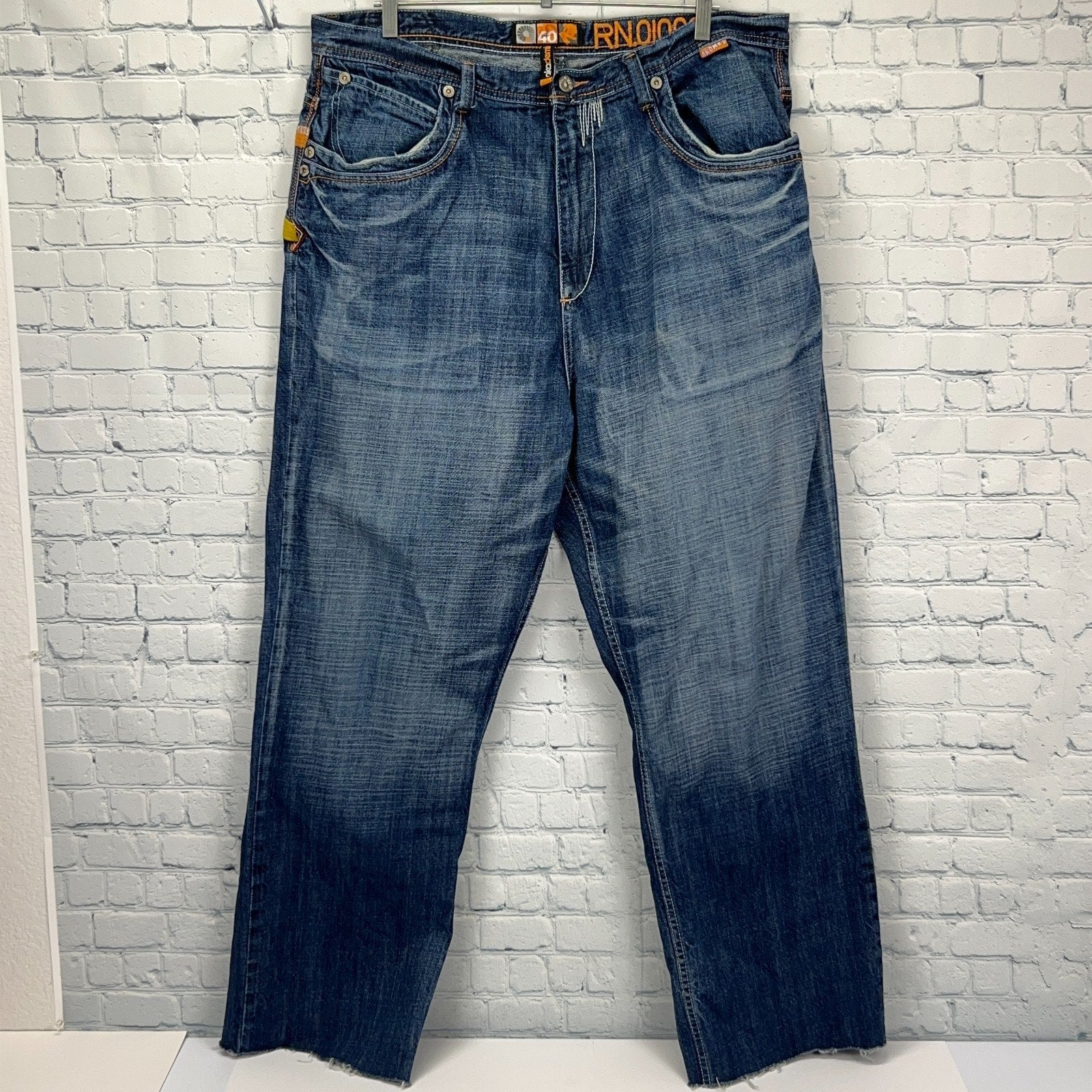 Akademiks 90s vintage denim jeans in blue size 32 front view vintage