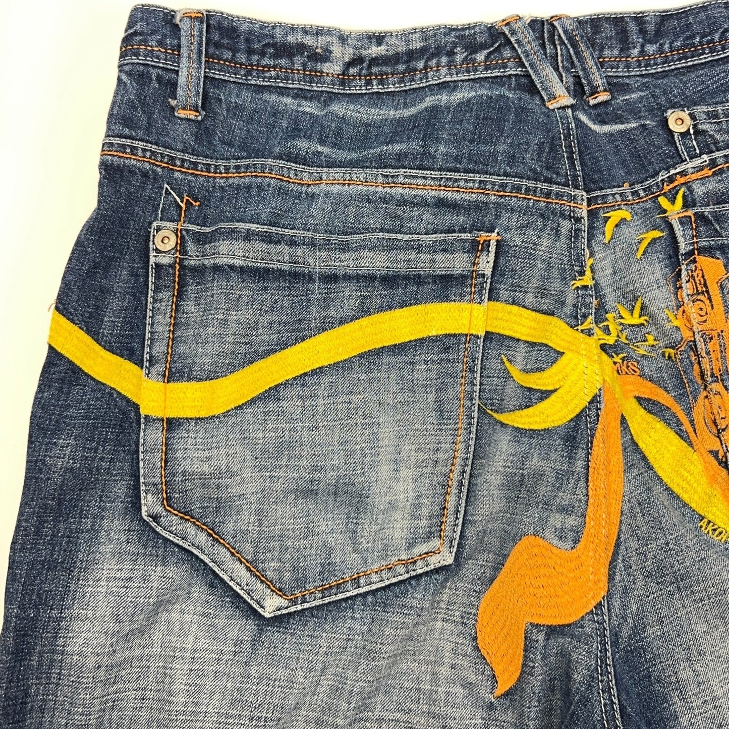 Akademiks 2000s Jeans Blue 32 Back vintage denim jeans