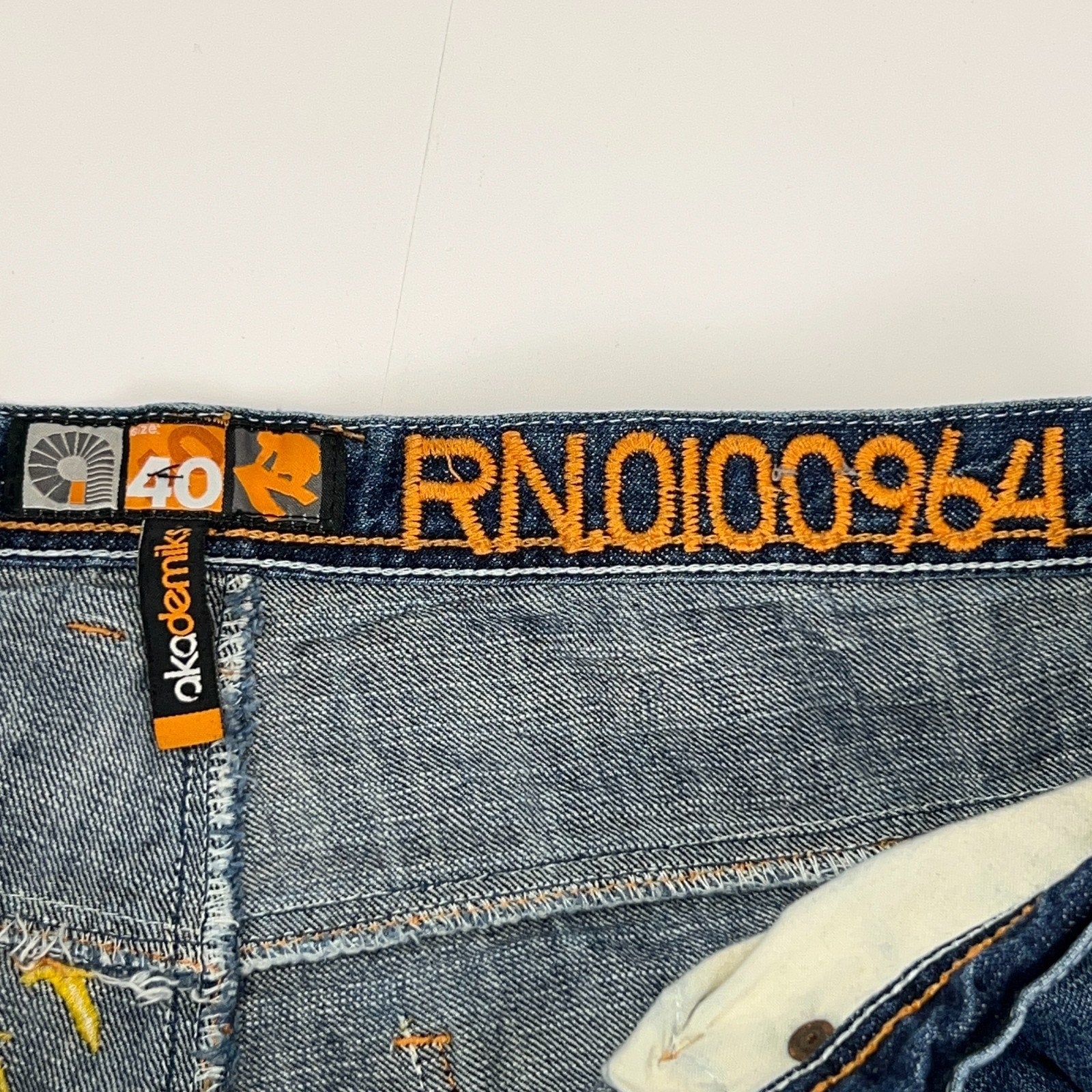 Akademiks Vintage Denim Jeans in Blue Size 32 Front View Vintage