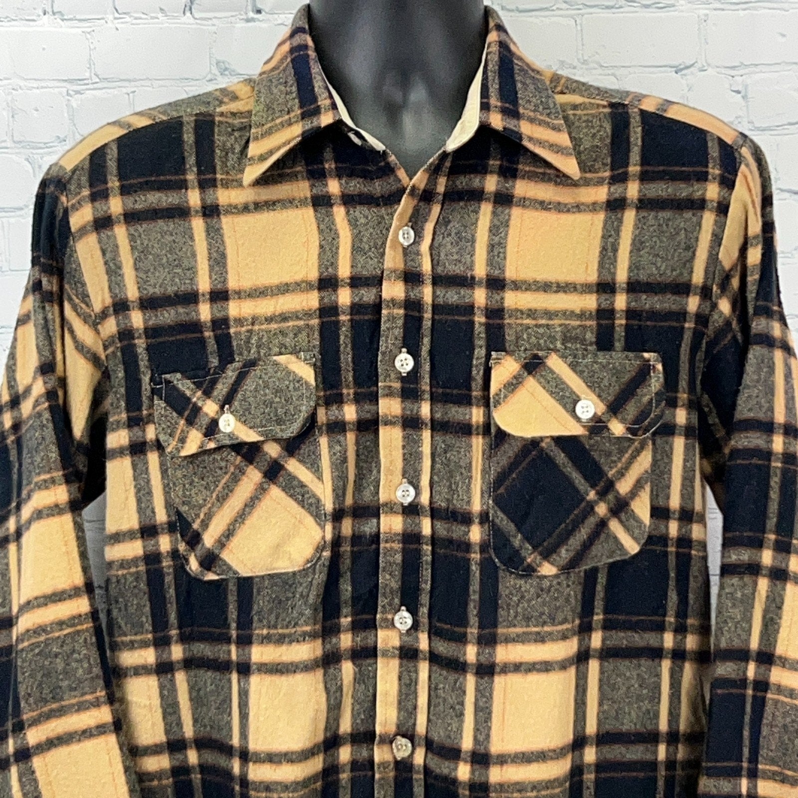 Vintage yellow and navy Flannel shirt with two front pockets and classic plaid pattern