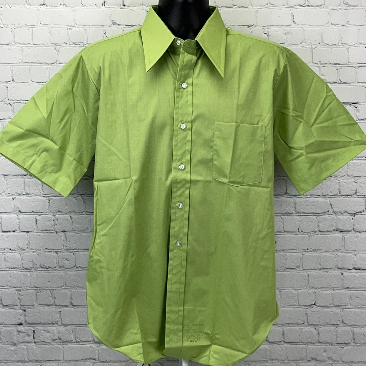Arrow Vintage Lime Green Short-Sleeve Button-Up Shirt with Chest Pocket and Classic Collar