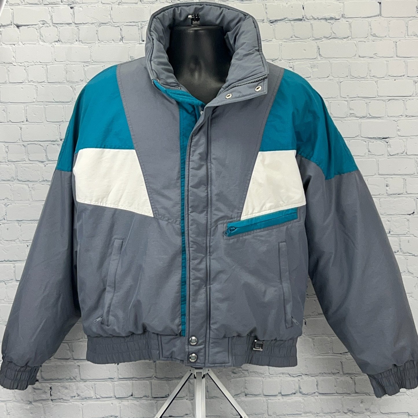 Profile Vintage Ski Jacket in Gray with Teal and White Color Blocks, Front View, Size M, Unique Design